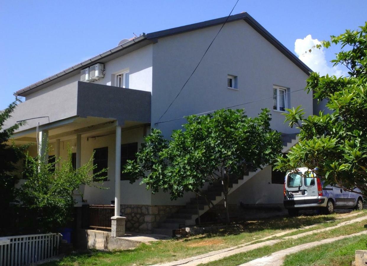 Apartmani Berno Starigrad Paklenica Bagian luar foto