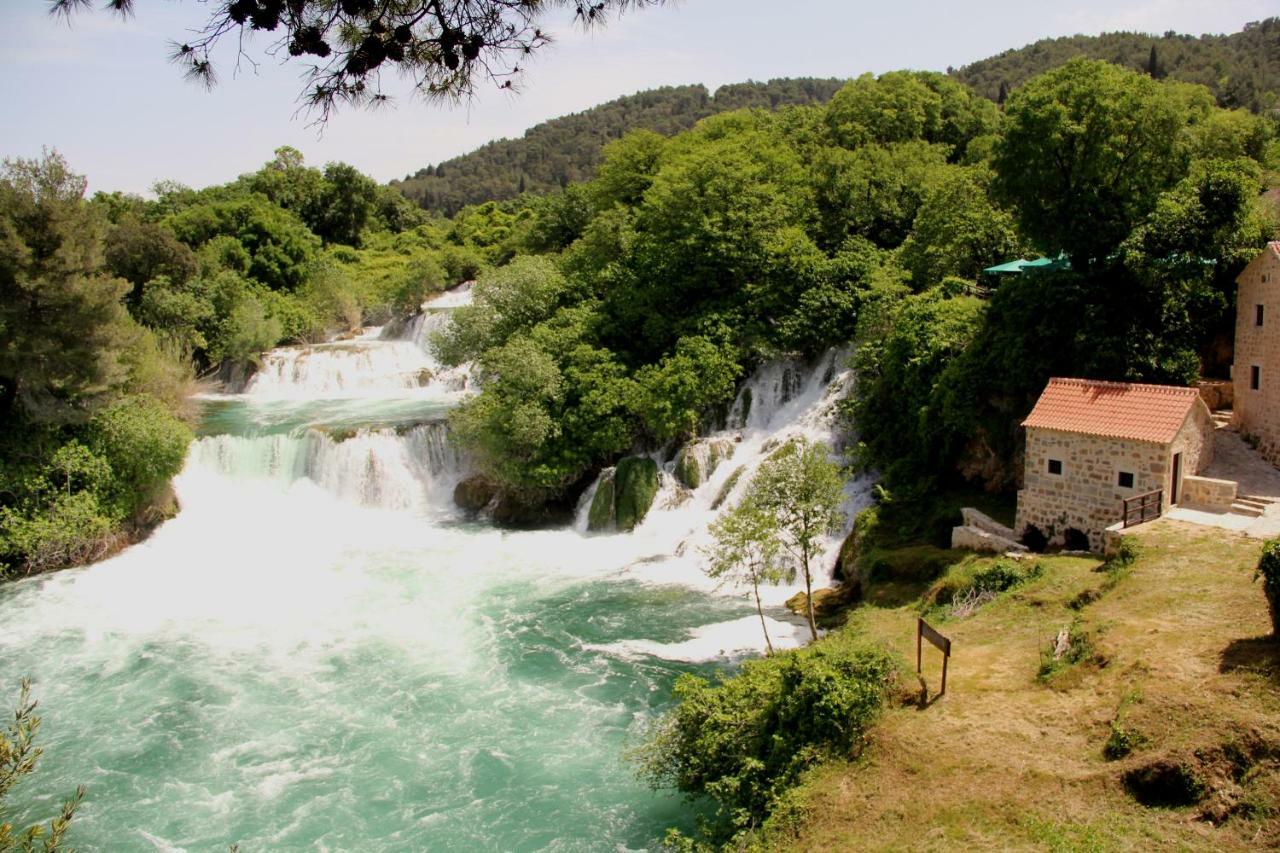 Apartmani Berno Starigrad Paklenica Bagian luar foto