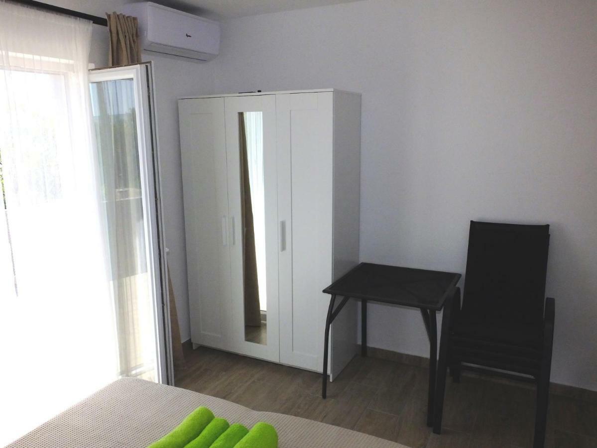 Apartmani Berno Starigrad Paklenica Bagian luar foto