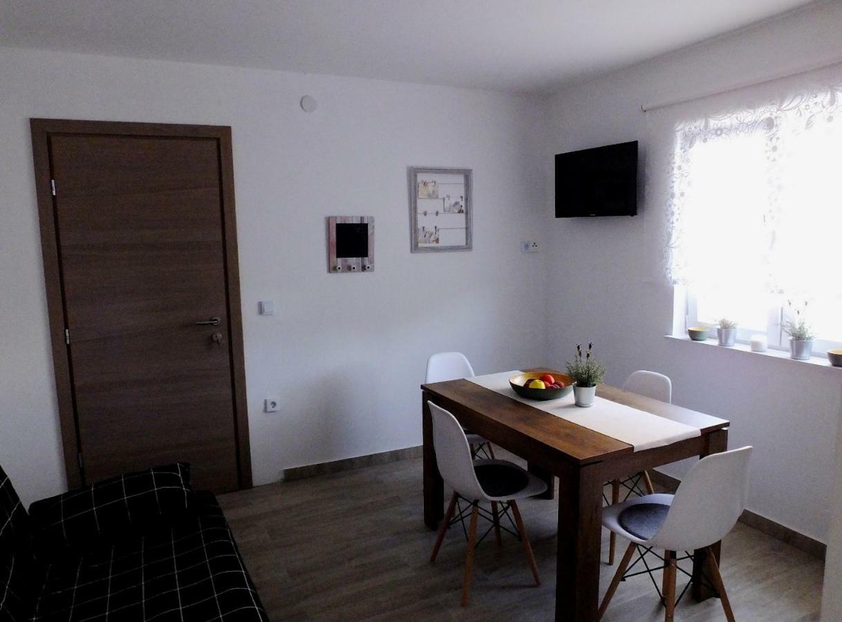 Apartmani Berno Starigrad Paklenica Bagian luar foto