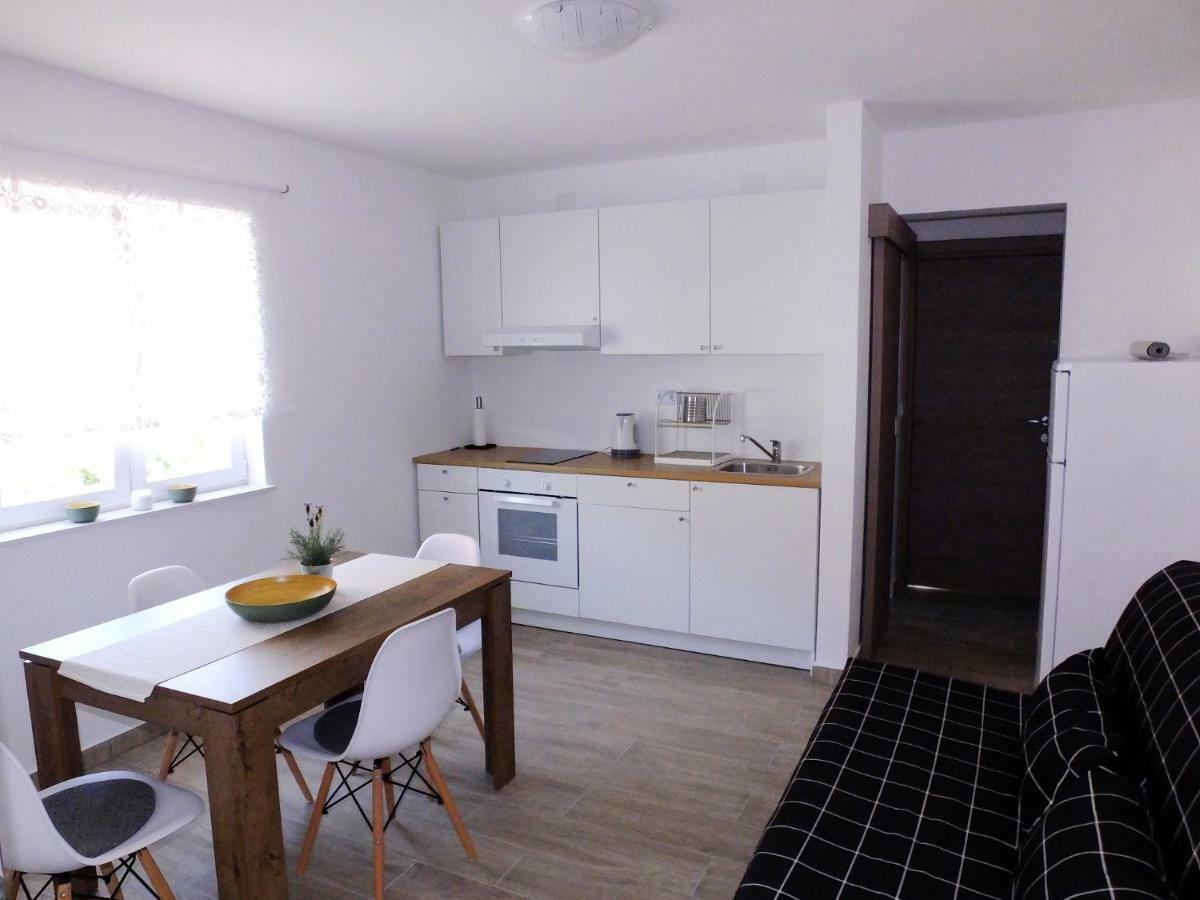 Apartmani Berno Starigrad Paklenica Bagian luar foto
