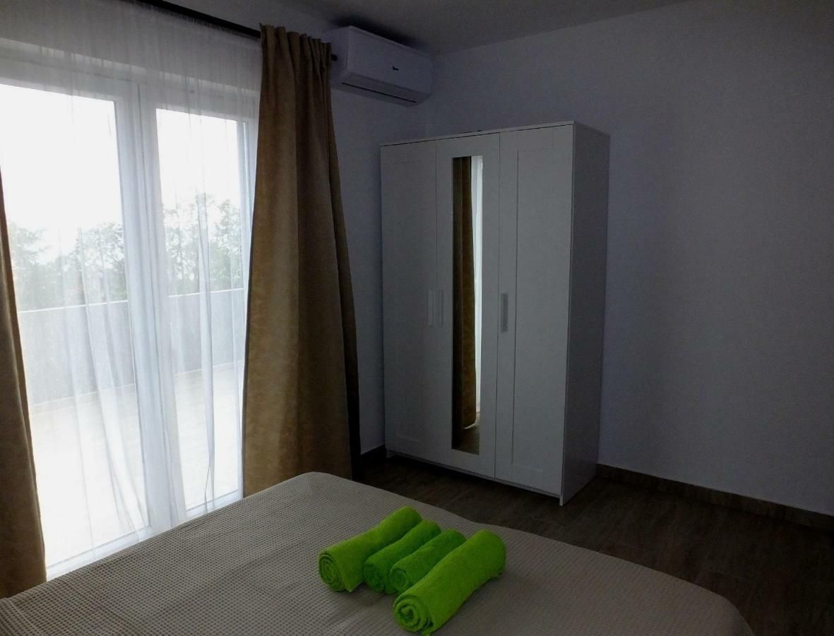 Apartmani Berno Starigrad Paklenica Bagian luar foto